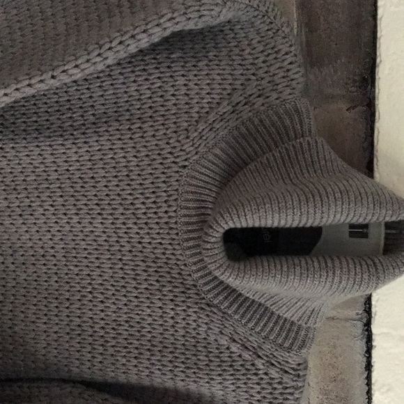 Warm cozy turtleneck sweater - Picture 2 of 5